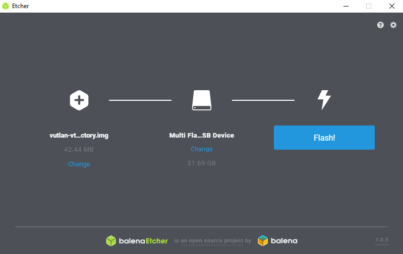 Ranura para tarjeta SD e interruptor N-R en la unidad Didactum